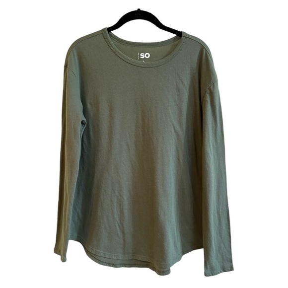 SO, WOMENS,GREEN LONG SLEEVE, LIGHTWEIGHT T-SHIRT. HI-LOW ROUNDED BOTTOM.SIZE L - Picture 1 of 3